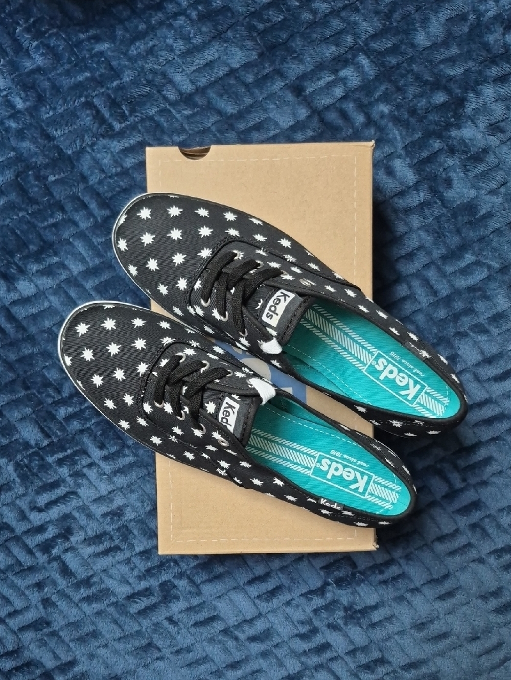 Keds Champion Starburst Black Shoes With 2 Sets Of Laces Size 8, New In Box